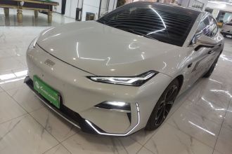 吉利银河 银河E8 2025款 700km 远航智驾版