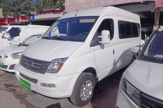上汽大通MAXUS 新途V80 2023款 2.0T PLUS 手动全能王短轴中顶7/8/9座