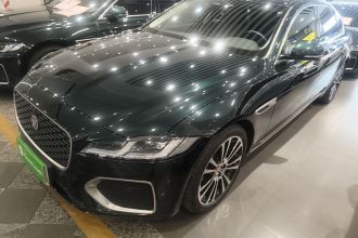 捷豹XFL 2024款 2.0T P250 两驱尊享豪华版