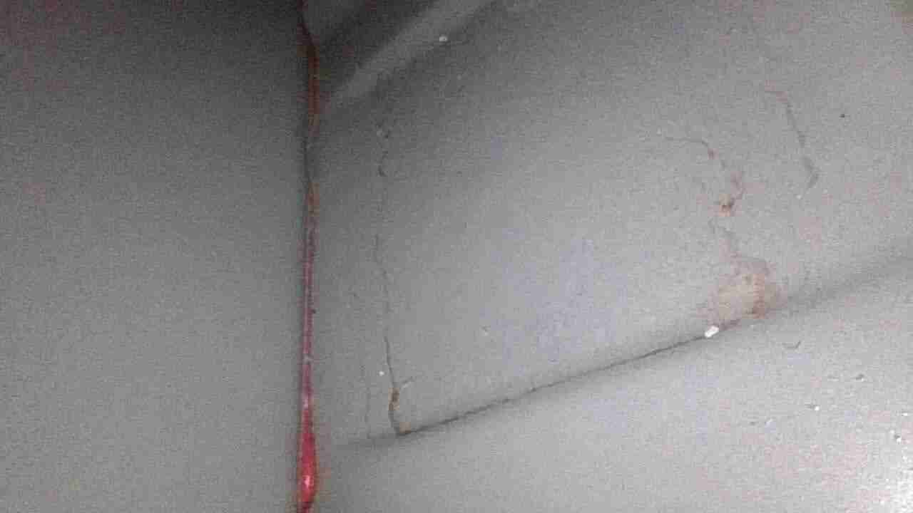 内饰左侧门槛浸水痕迹实拍