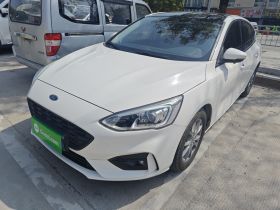 福特 福克斯 2020款 两厢 EcoBoost 180 自动锋潮型