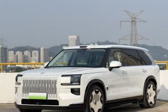 极氪9X 2025款 Hyper版 70kWh 六座