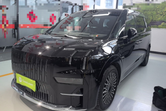 极氪009 2024款 六座行政版四驱 108kWh