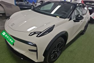 极氪X 2025款 四座后驱魔方版