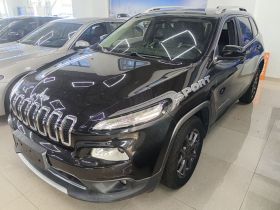 Jeep 自由光 2020款 2.0L 两驱经典运动版