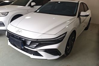 现代 伊兰特 2023款 1.5L CVT LUX尊贵版