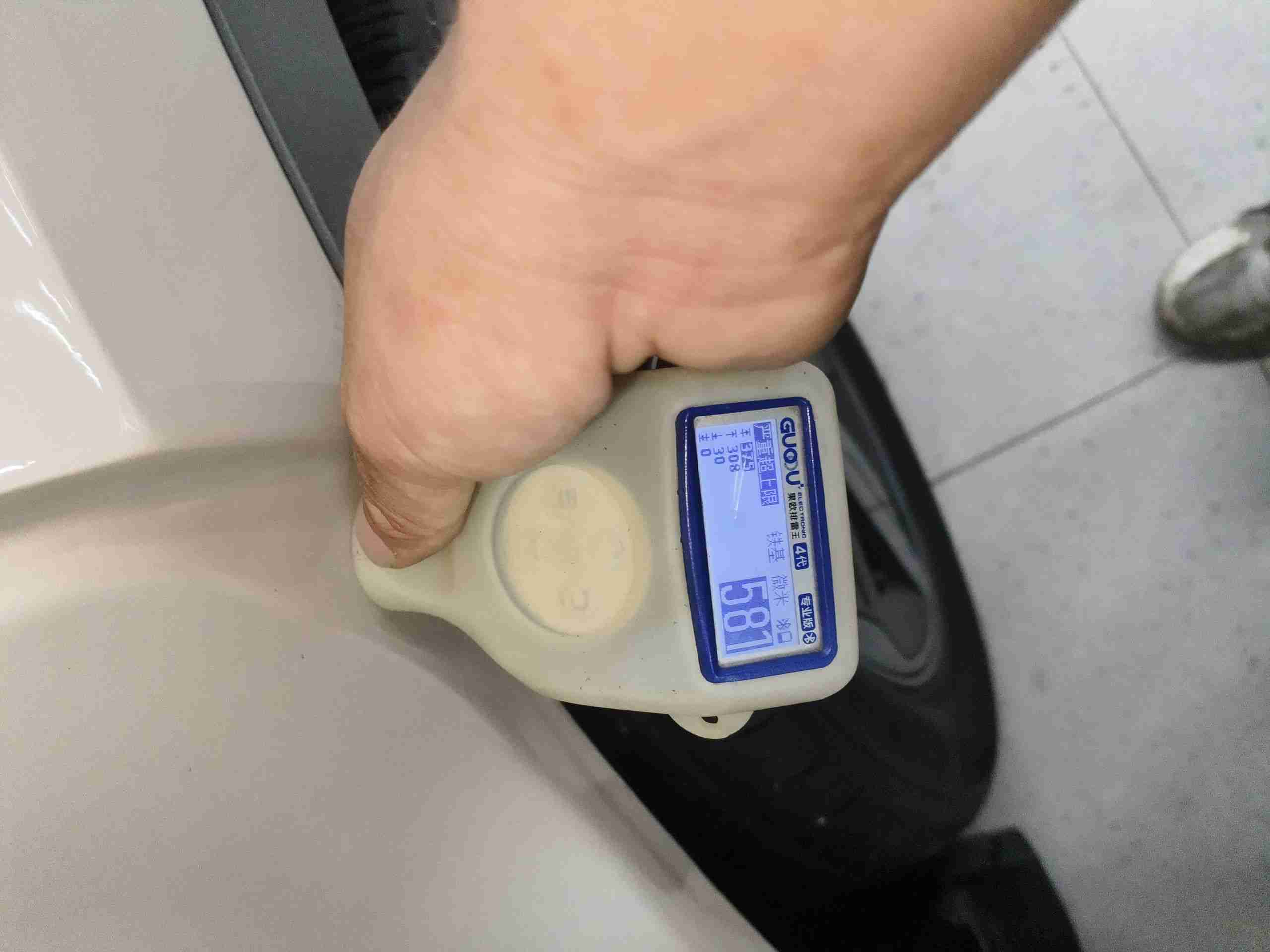 左后门框钣金修复痕迹实拍