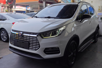 比亚迪 元新能源 2018款 EV360 智联炫酷型