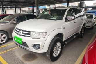 三菱 帕杰罗·劲畅 2013款 3.0L 自动四驱旗舰版