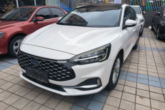 福特 福克斯 2021款 三厢 EcoBoost 180 自动锋潮型