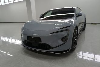 阿维塔12 2023款 650 三激光四驱性能版