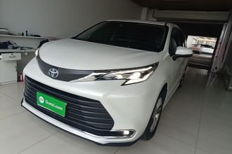 丰田 赛那SIENNA 2023款 2.5L混动 舒适版