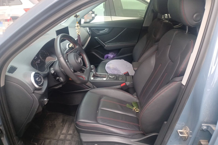 Audi Q2L фото 16
