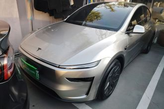 特斯拉 Model Y L 2025款 长续航全轮驱动版