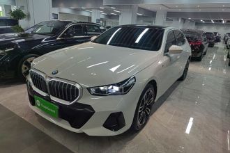 宝马5系 2025款 530Li 领先型 M运动套装