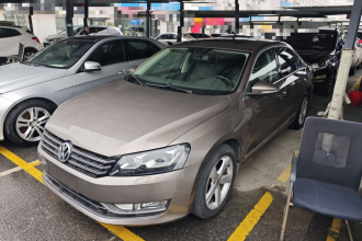 大众 帕萨特 2015款 1.8TSI DSG御尊版