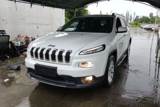 Jeep 自由光 2016款 2.0L 优越版