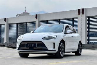 鸿蒙智行 问界M5 2022款 增程后驱标准版