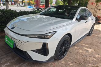 长安UNI-V 2024款 1.5T 尊贵运动型