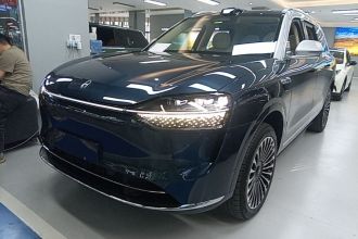 鸿蒙智行 问界M9 2025款 增程 Ultra版 52kWh 6座版 (192线激光雷达）