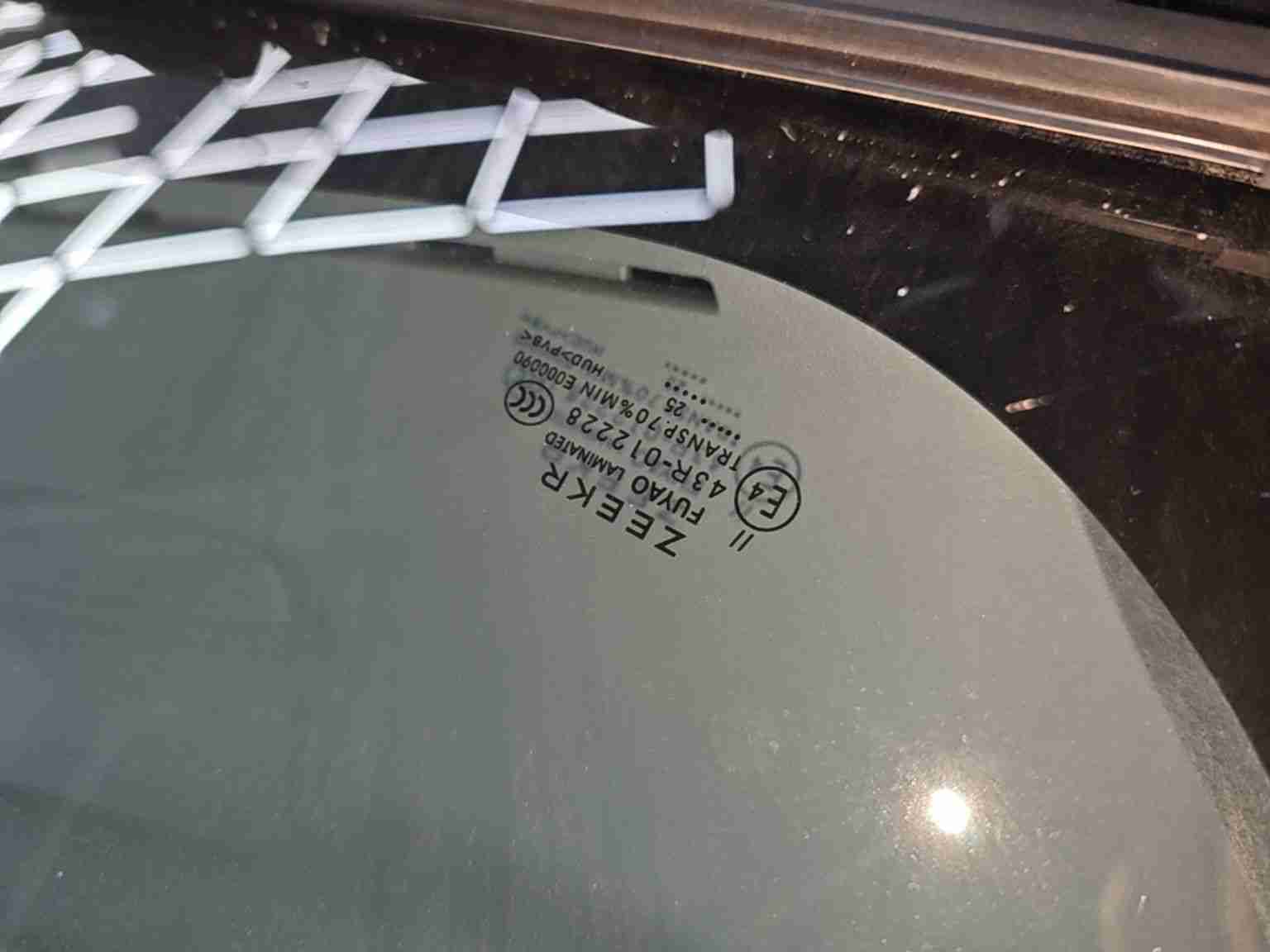 前风挡玻璃更换痕迹实拍
