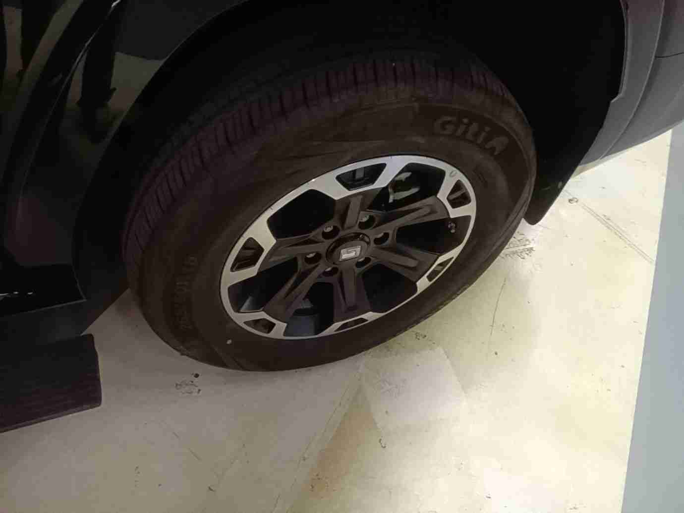 改装轮毂轮胎实拍