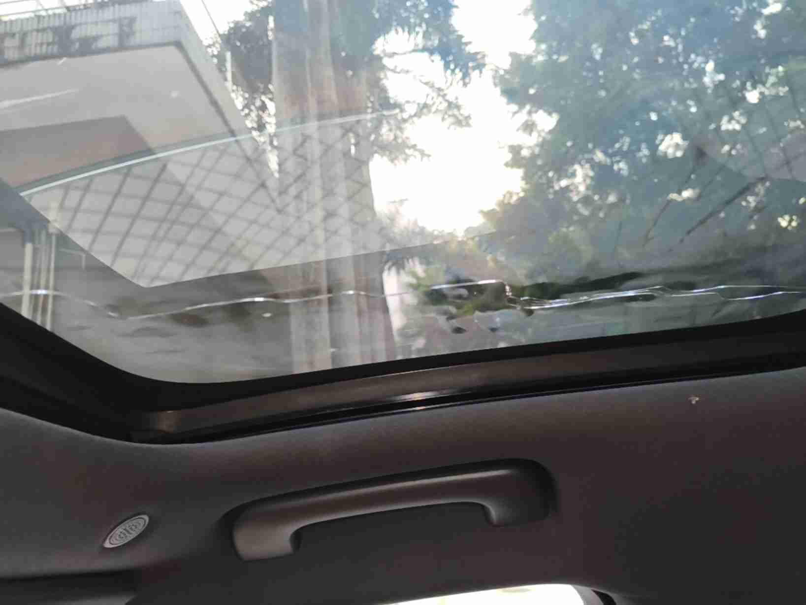 天窗破损处实拍